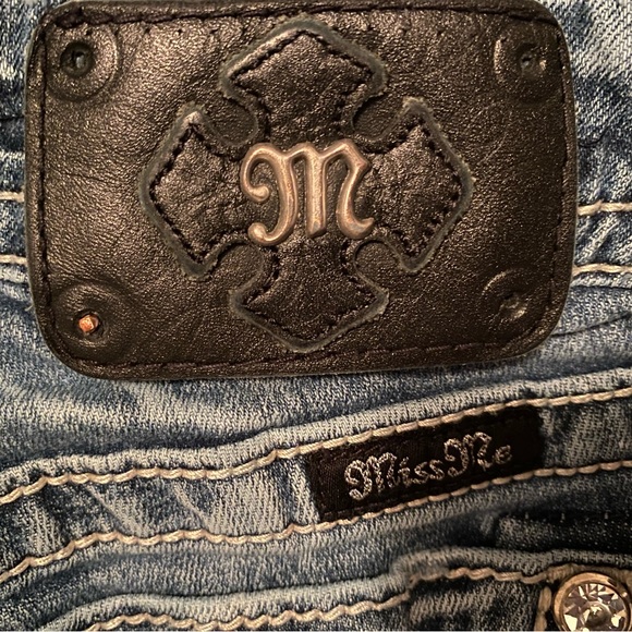 Women’s Miss Me jeans size 25. - Picture 3 of 3